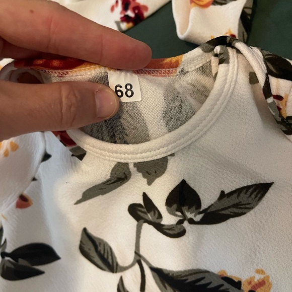 SHEIN size 4-6 month floral outfit with bow/head wrap - Picture 3 of 3